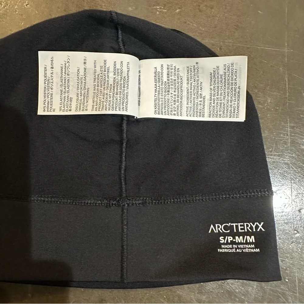 NWT - Arc'teryx Rho - Black Beanie Touque - Small / Medium - Sold Out - Picture 5 of 7